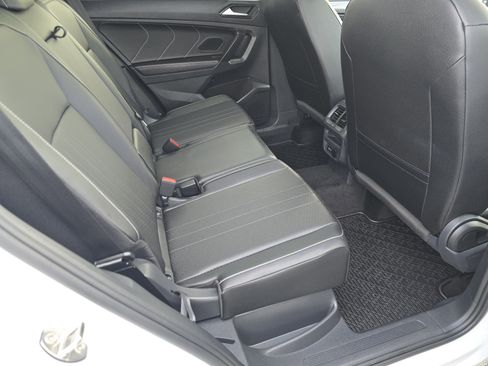 Certified 2023 Volkswagen Tiguan SE R-Line image 17