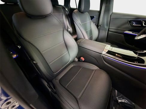 Used 2025 Mercedes-Benz GLC 300 image 30