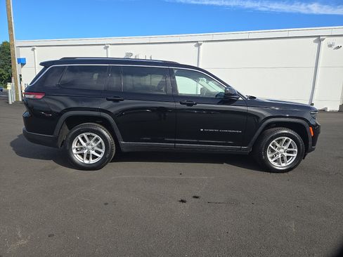 Used 2022 Jeep Grand Cherokee L Laredo w/ Luxury Tech Group I AWD/4WD image 7