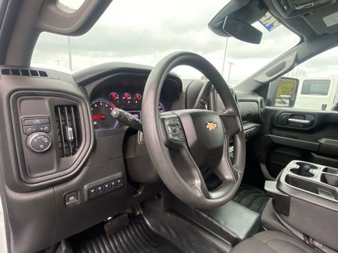 Used 2024 Chevrolet Silverado 2500 W/T w/ WT Convenience Package image 9