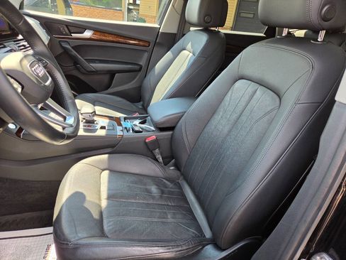 Used 2020 Audi Q5 2.0T Premium w/ Convenience Package AWD/4WD image 10
