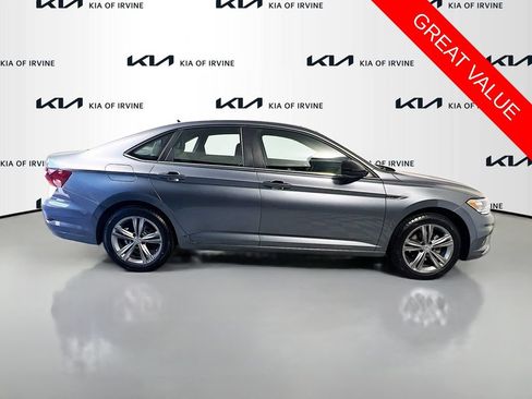 Used 2019 Volkswagen Jetta R-Line FWD image 8