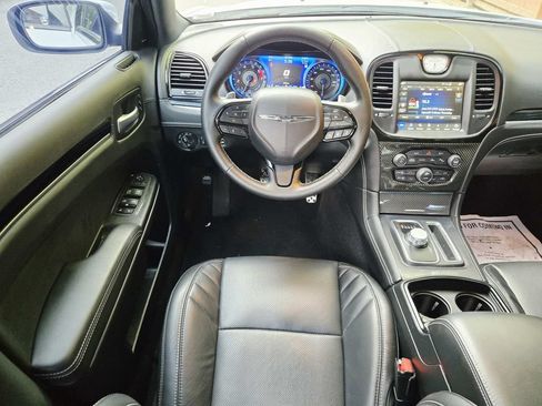 Certified 2023 Chrysler 300 C RWD image 11