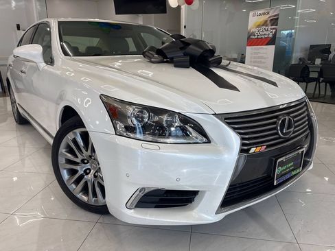 Used 2015 Lexus LS 460 w/ Comfort Package RWD image 3