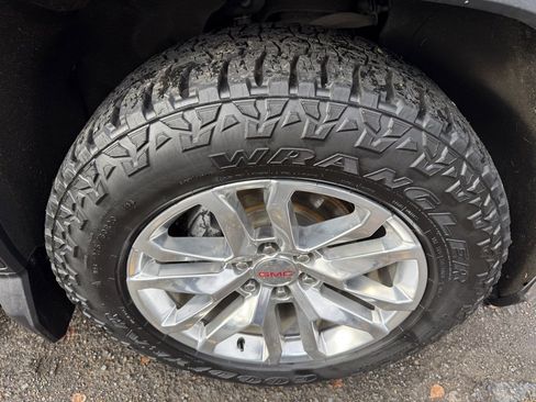 Used 2019 GMC Sierra 1500 SLT w/ SLT Premium Plus Package image 18