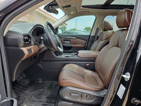 Used 2025 Honda Pilot Elite image 12