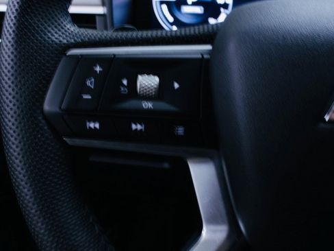 Used 2023 Mitsubishi Outlander SEL image 13