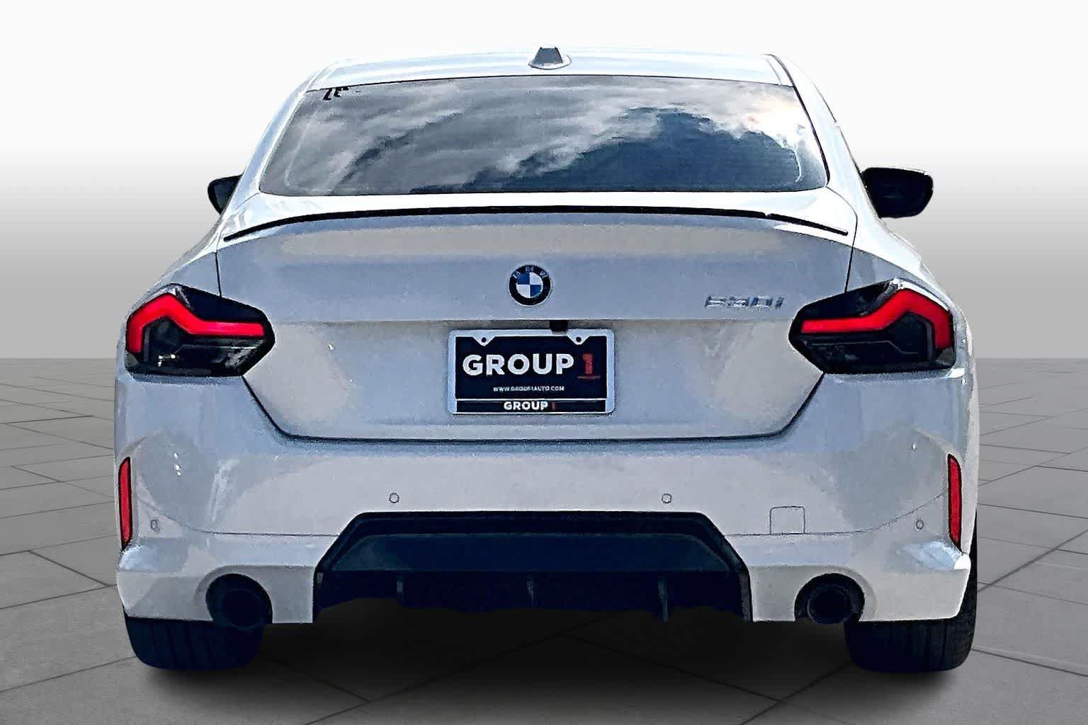 Used 2025 BMW 230i Coupe w/ M Sport Package RWD image 4