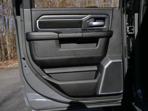 Used 2024 RAM 3500 Laramie w/ Night Edition image 39