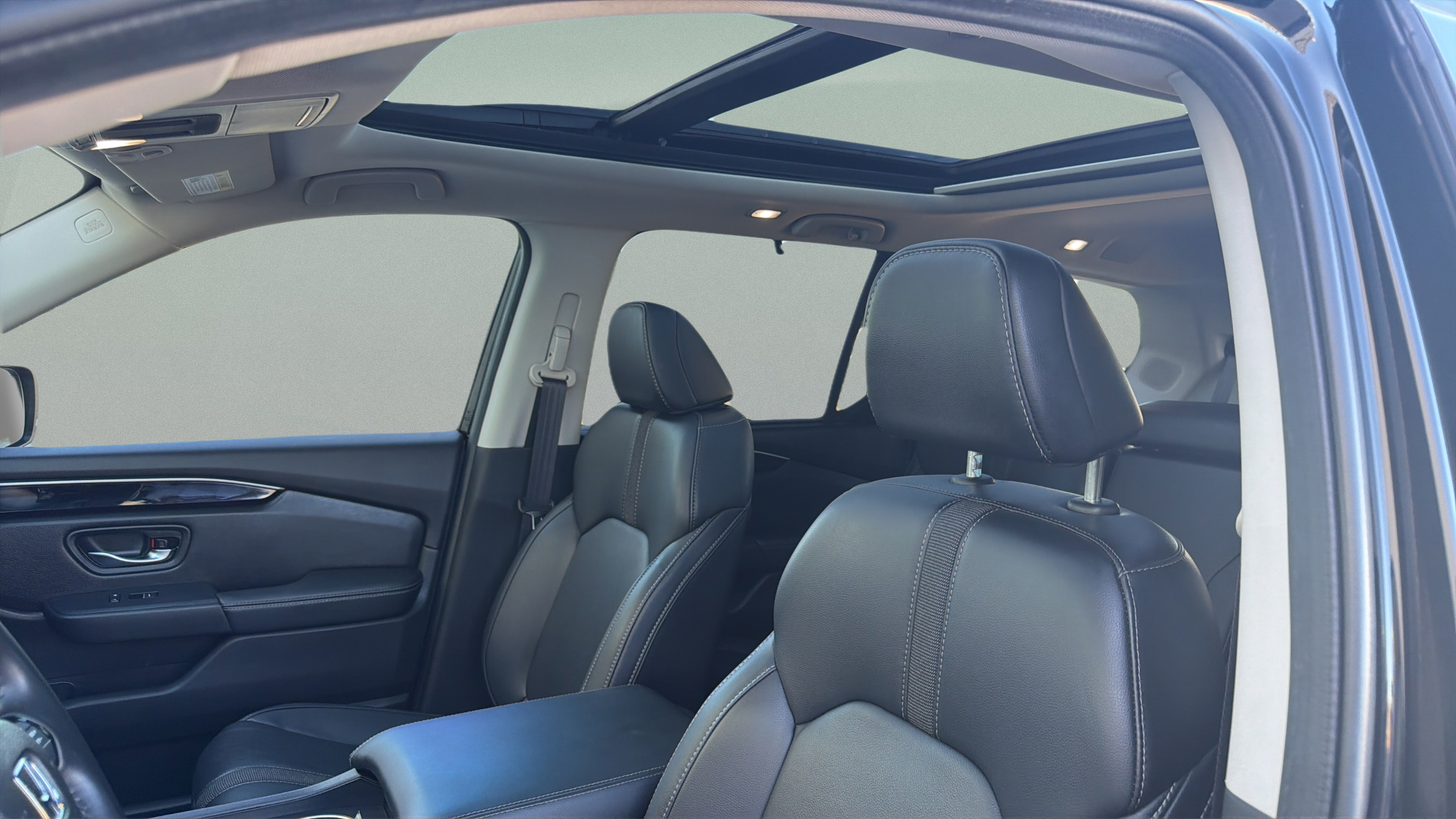 Used 2025 Honda Pilot Touring image 10
