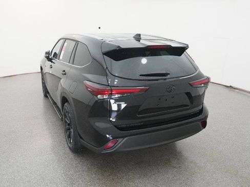 New 2026 Toyota Highlander XLE image 15