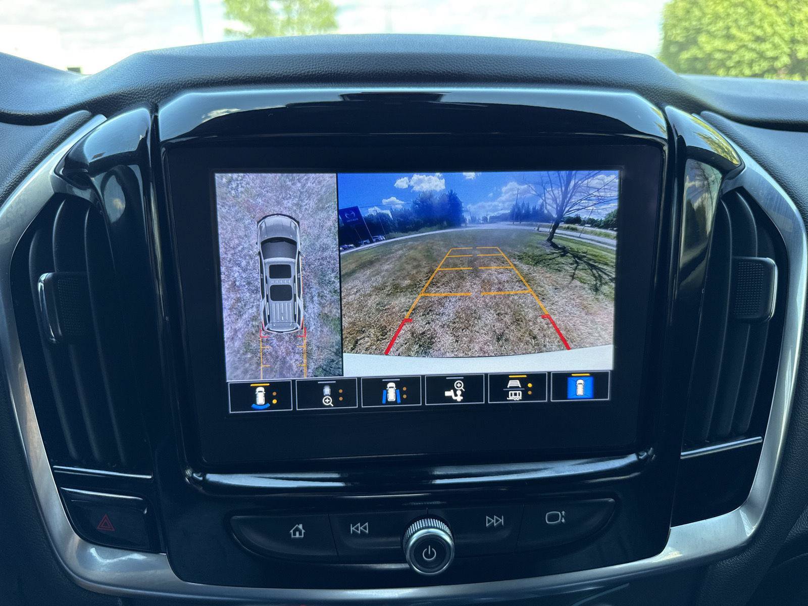 Used 2023 Chevrolet Traverse RS AWD/4WD image 33