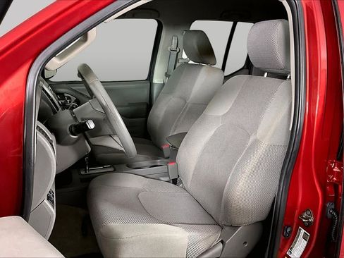 Used 2015 Nissan Frontier SV w/ SV Value Truck Package AWD/4WD image 7