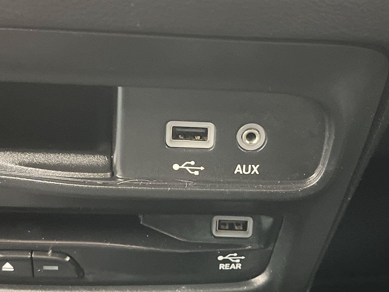 Used 2018 Chrysler Pacifica Touring-L Plus FWD image 24