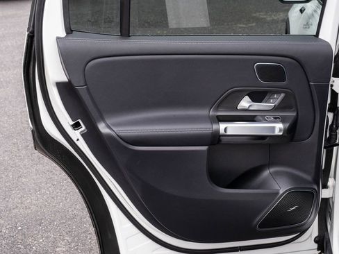 Used 2023 Mercedes-Benz EQB 350 4MATIC SUV image 31