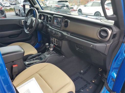 Used 2020 Jeep Gladiator Sport w/ Quick Order Package 24S image 4