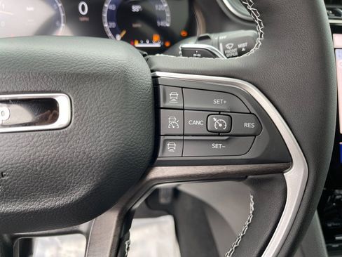 New 2025 Jeep Grand Cherokee L Limited w/ Luxury Tech Group II image 29