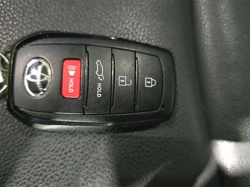 Used 2022 Toyota Corolla Cross XLE w/ Convenience Package image 36