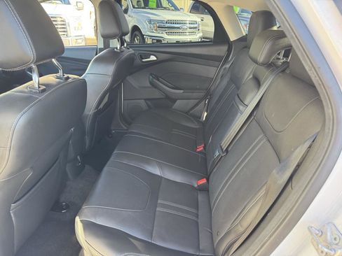 Used 2012 Ford Focus Titanium image 21