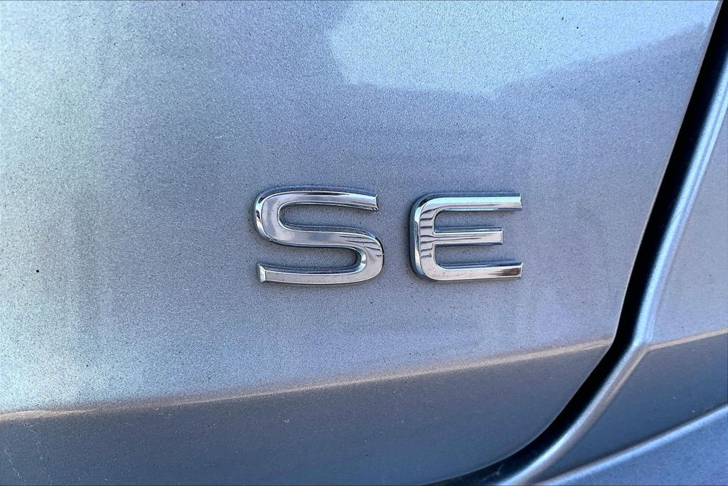 Used 2025 Volkswagen Jetta SE FWD image 23