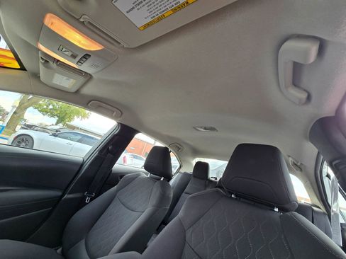 Used 2021 Toyota Corolla LE image 12