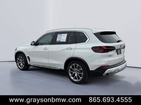 Used 2025 BMW X5 xDrive50e image 5