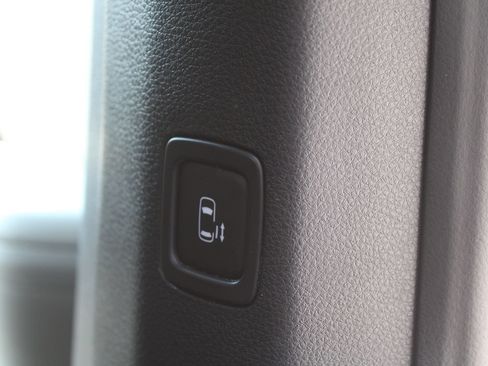 Certified 2024 Kia Carnival LX FWD image 19