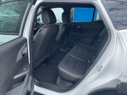 Used 2025 Chevrolet Trax RS w/ Driver Confidence Package image 19