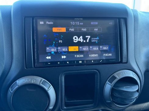 Used 2017 Jeep Wrangler Unlimited Sport w/ Connectivity Group image 17