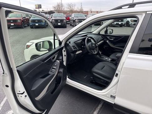 Used 2023 Subaru Forester Limited image 10