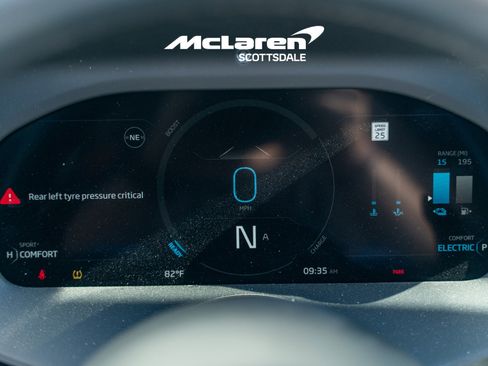 Used 2025 McLaren Artura Spider image 29