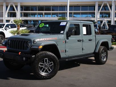Used 2025 Jeep Gladiator Mojave