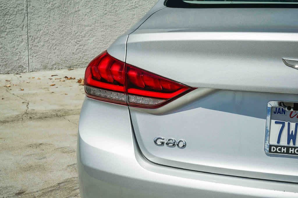 Used 2017 Genesis G80 3.8 RWD image 7