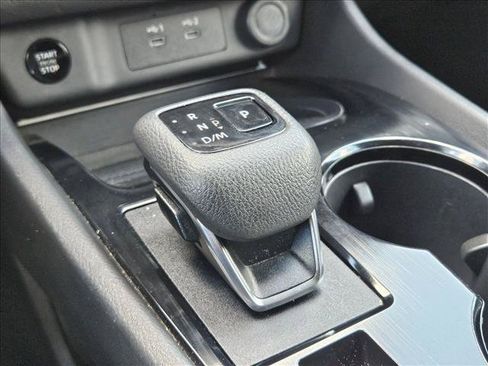 Used 2024 Nissan Rogue S AWD/4WD image 12