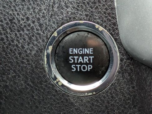 Used 2017 Toyota Highlander Limited image 38