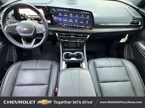 Used 2025 Chevrolet Traverse High Country AWD/4WD image 11