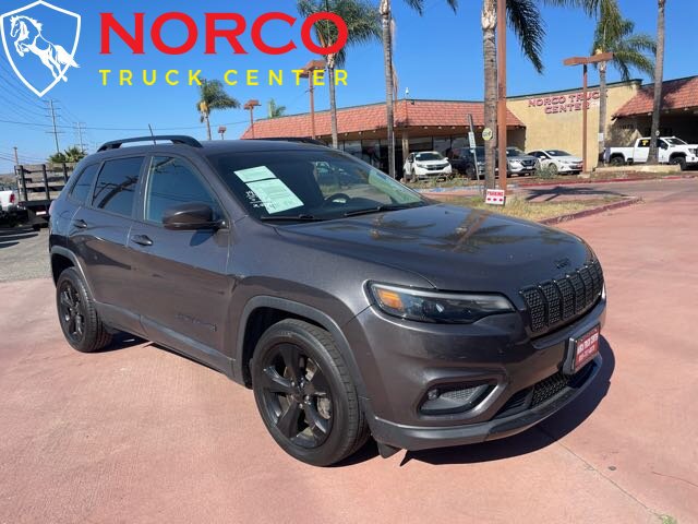 Used 2019 Jeep Cherokee Latitude Plus FWD image 2