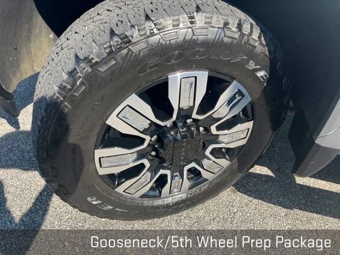 Used 2024 GMC Sierra 2500 Denali w/ Denali Reserve Package AWD/4WD image 19