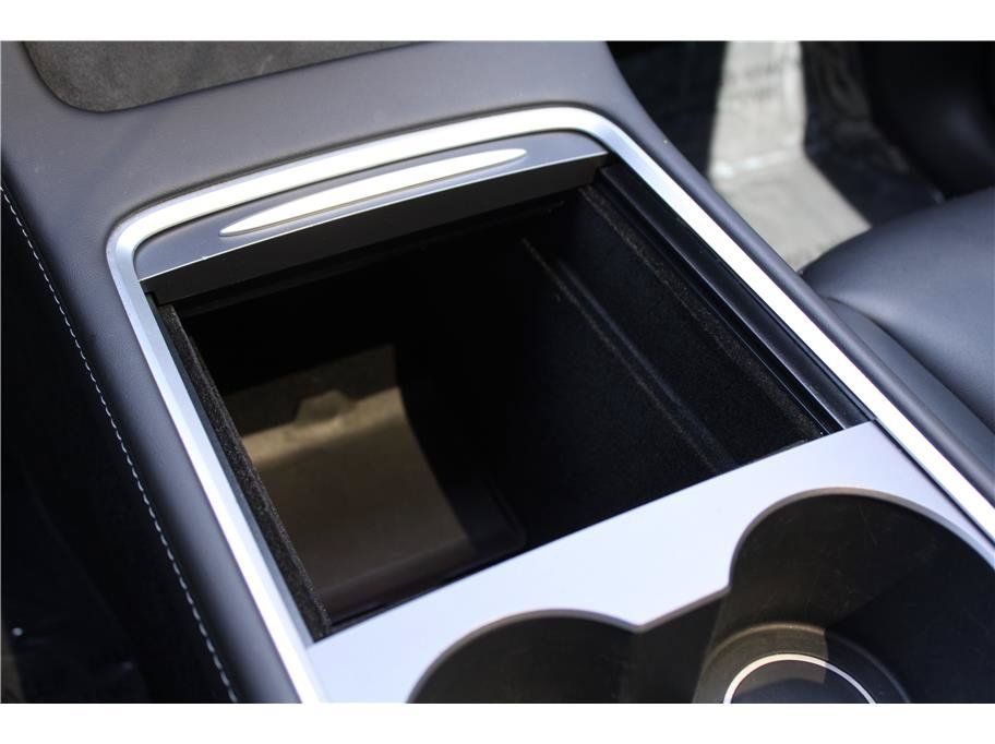 Used 2022 Tesla Model Y Performance AWD/4WD image 26
