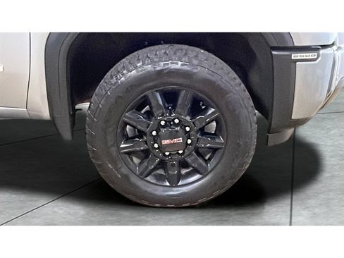 Used 2024 GMC Sierra 2500 AT4 AWD/4WD image 19