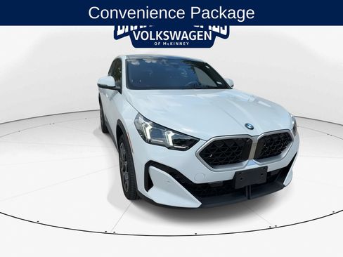 Used 2025 BMW X2 xDrive28i AWD/4WD image 2