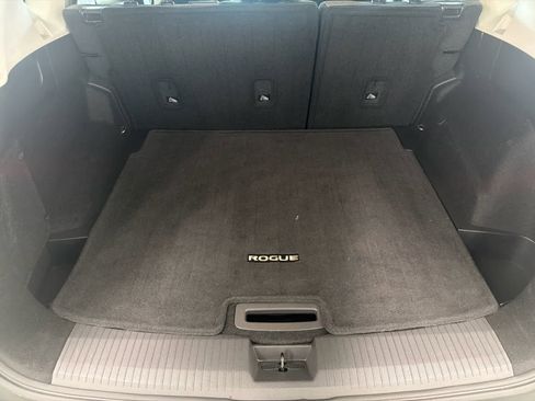 Used 2023 Nissan Rogue SV FWD image 31
