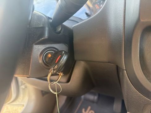 Used 2015 Jeep Patriot High Altitude FWD image 16