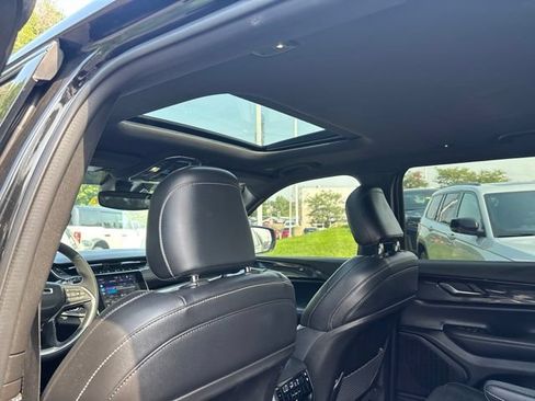 Used 2023 Jeep Grand Cherokee L Laredo AWD/4WD image 6