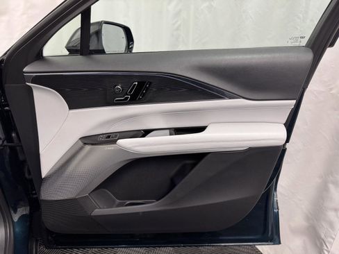 Used 2024 Cadillac Lyriq Luxury image 35