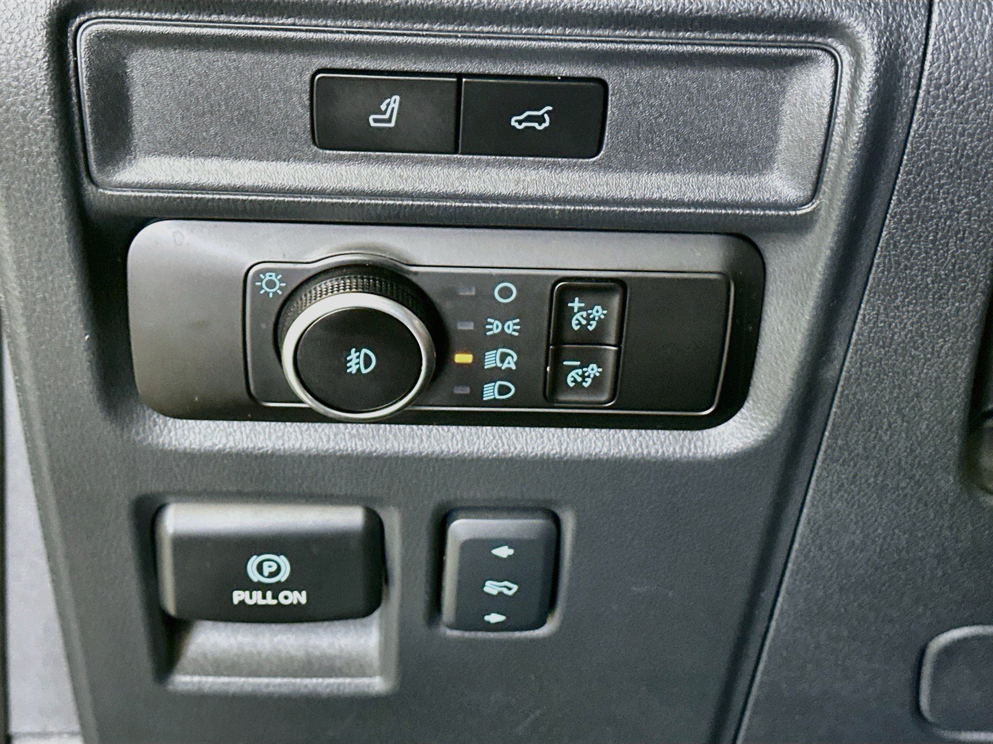 Used 2024 Ford Expedition Limited AWD/4WD image 17