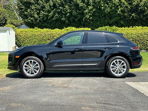 Used 2026 Porsche Macan AWD/4WD image 2