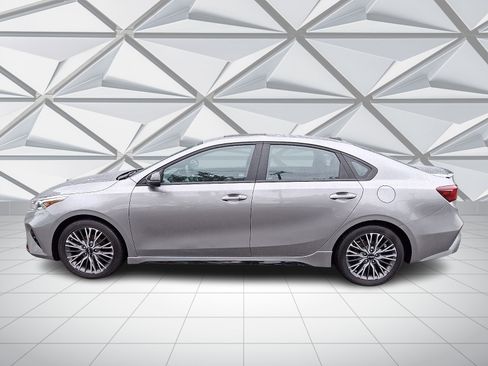 Used 2022 Kia Forte GT-Line w/ GT-Line Premium Package FWD image 6