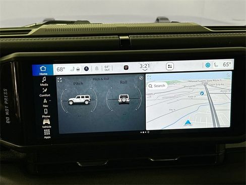 Used 2024 Jeep Wrangler Unlimited Sahara w/ Technology Group image 13