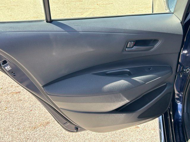 Used 2025 Toyota Corolla LE AWD/4WD image 29